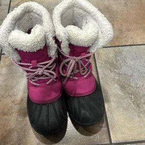 Pink snow boots